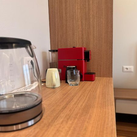 Izi Boutique Apartment Tiranë Ngoại thất bức ảnh