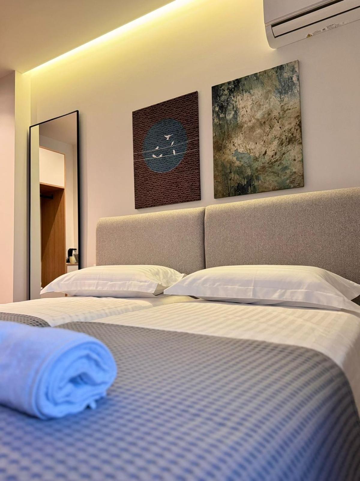 Izi Boutique Apartment Tiranë Ngoại thất bức ảnh