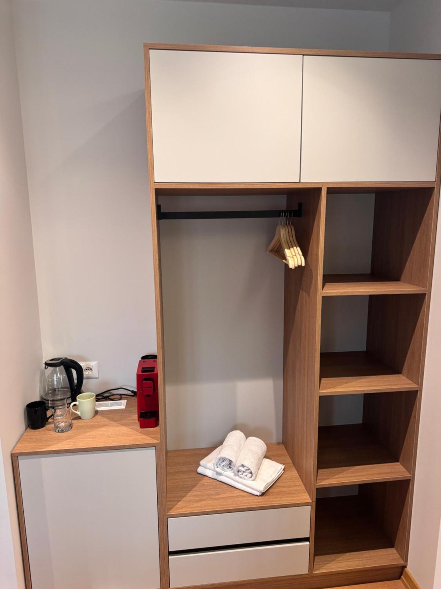 Izi Boutique Apartment Tiranë Ngoại thất bức ảnh