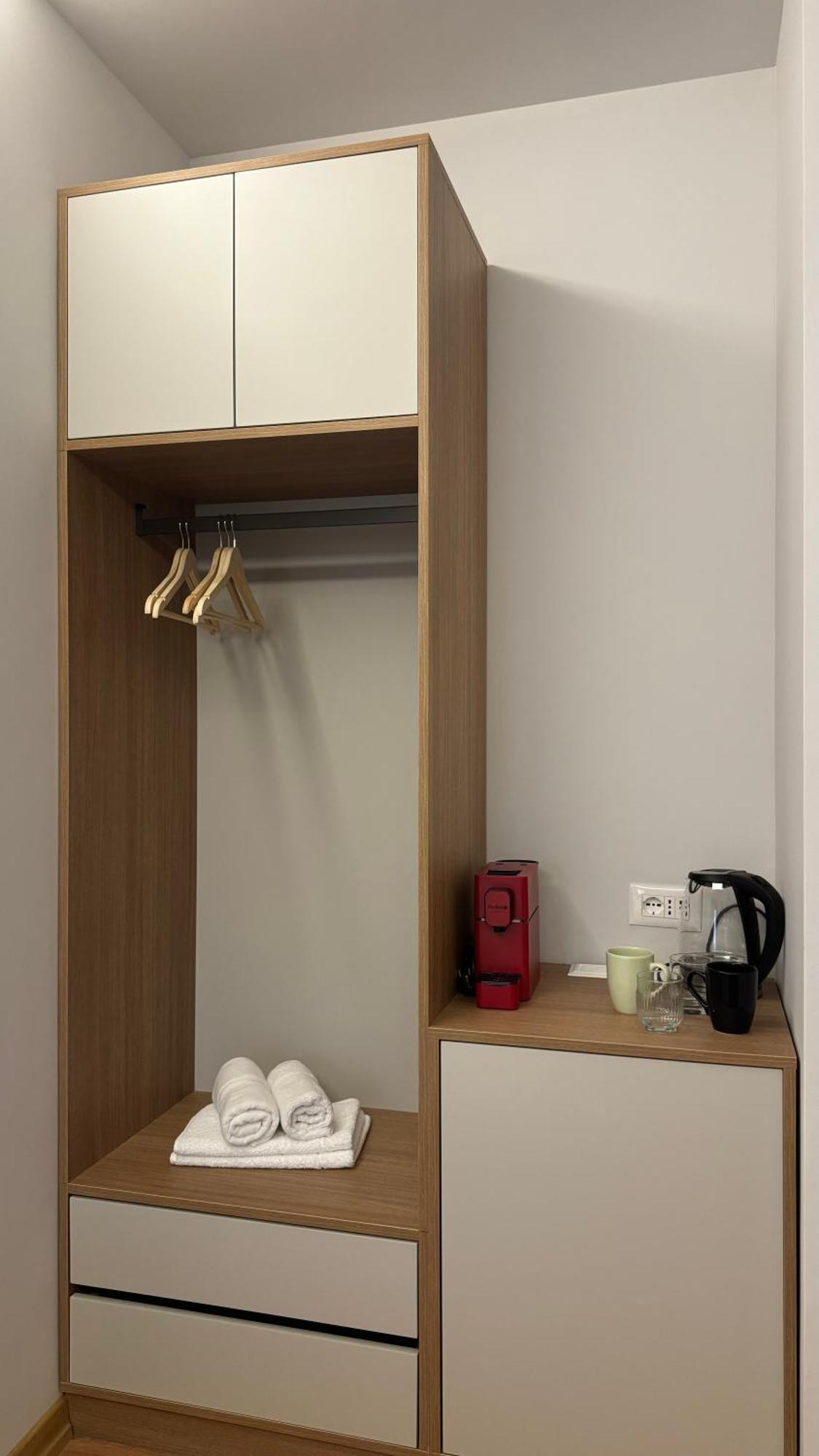 Izi Boutique Apartment Tiranë Ngoại thất bức ảnh